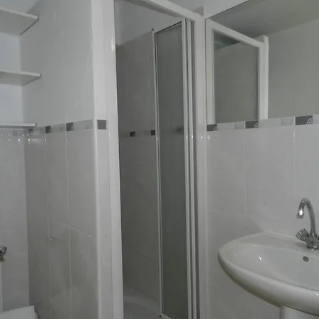 Avec Piscine, 5 Couchages, Parking, Le Lavandou - Fr-1-251-908