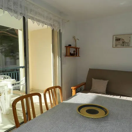 Avec Piscine, 5 Couchages, Parking, Le Lavandou - Fr-1-251-908