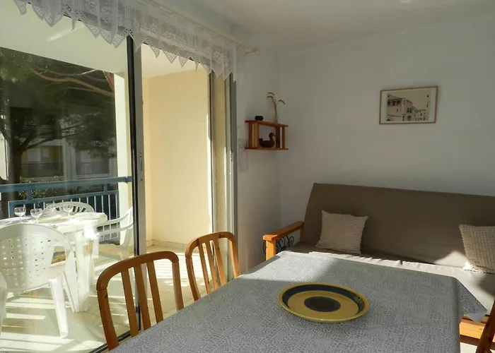 Avec Piscine, 5 Couchages, Parking, Le Lavandou - Fr-1-251-908